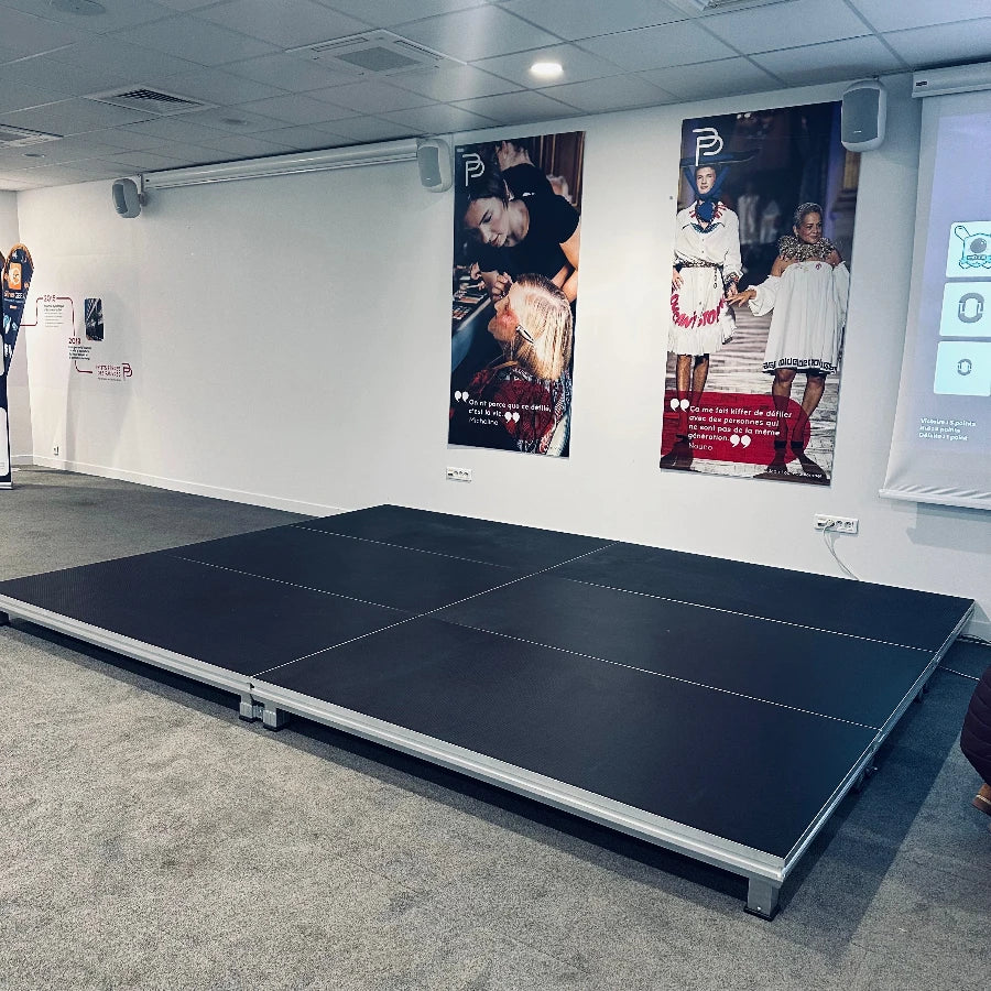 Location Scène 12 m2 hauteur 20cm Paris