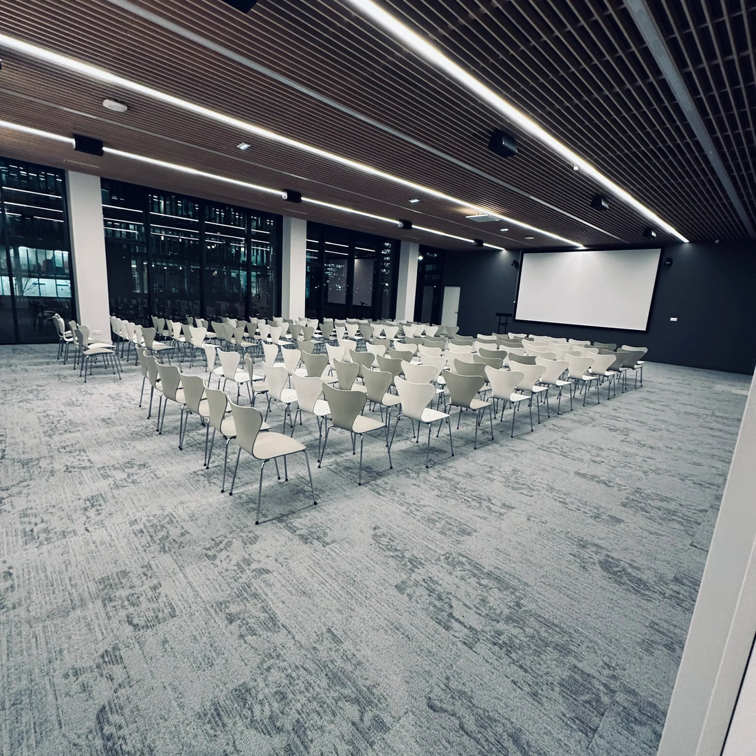 Location Mobilier Événementiel Paris et Île-de-France : Le Guide Complet