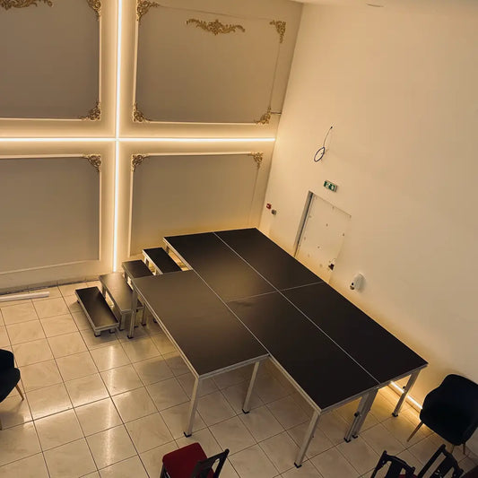 Location scène praticable 10m² hauteur 100cm — structure aluminium modulaire pour événements Paris IDF