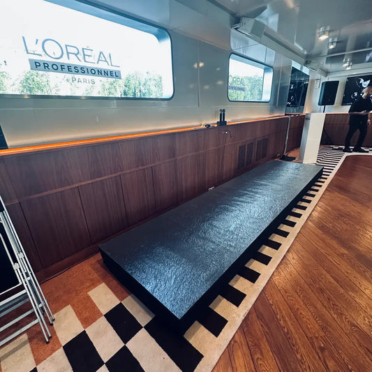 Location Scène Habillée – Moquette & Juponnage | H. 20 cm