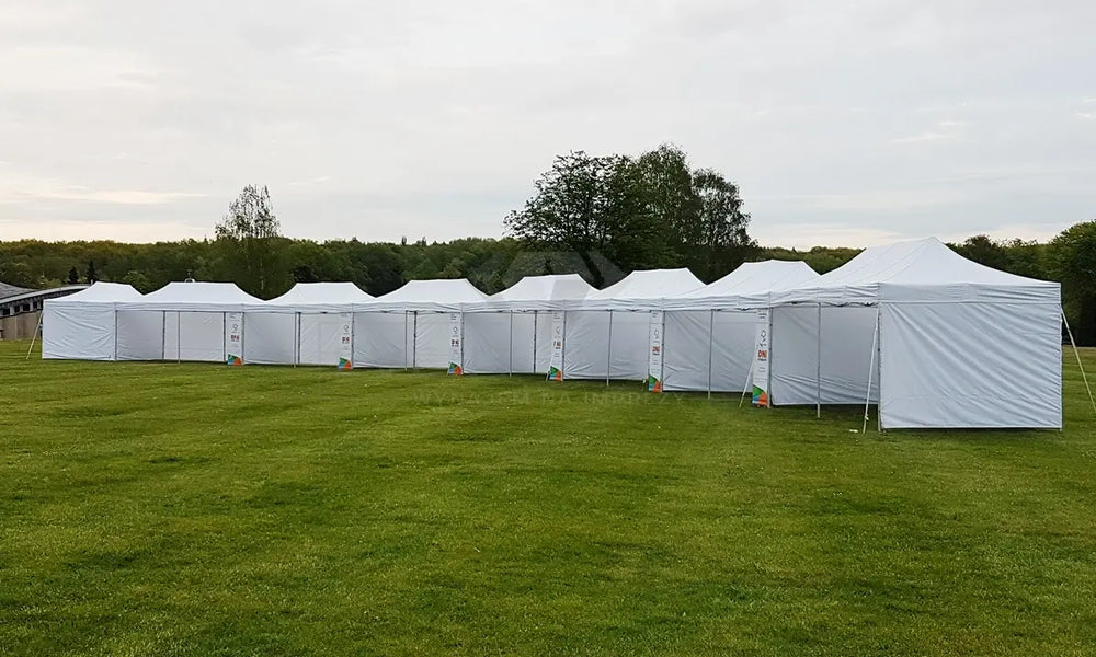 Location Tentes pliantes professionnelles pour vos événements extérieurs. 