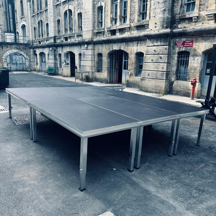 location scene 12m2 hauteur 80cm