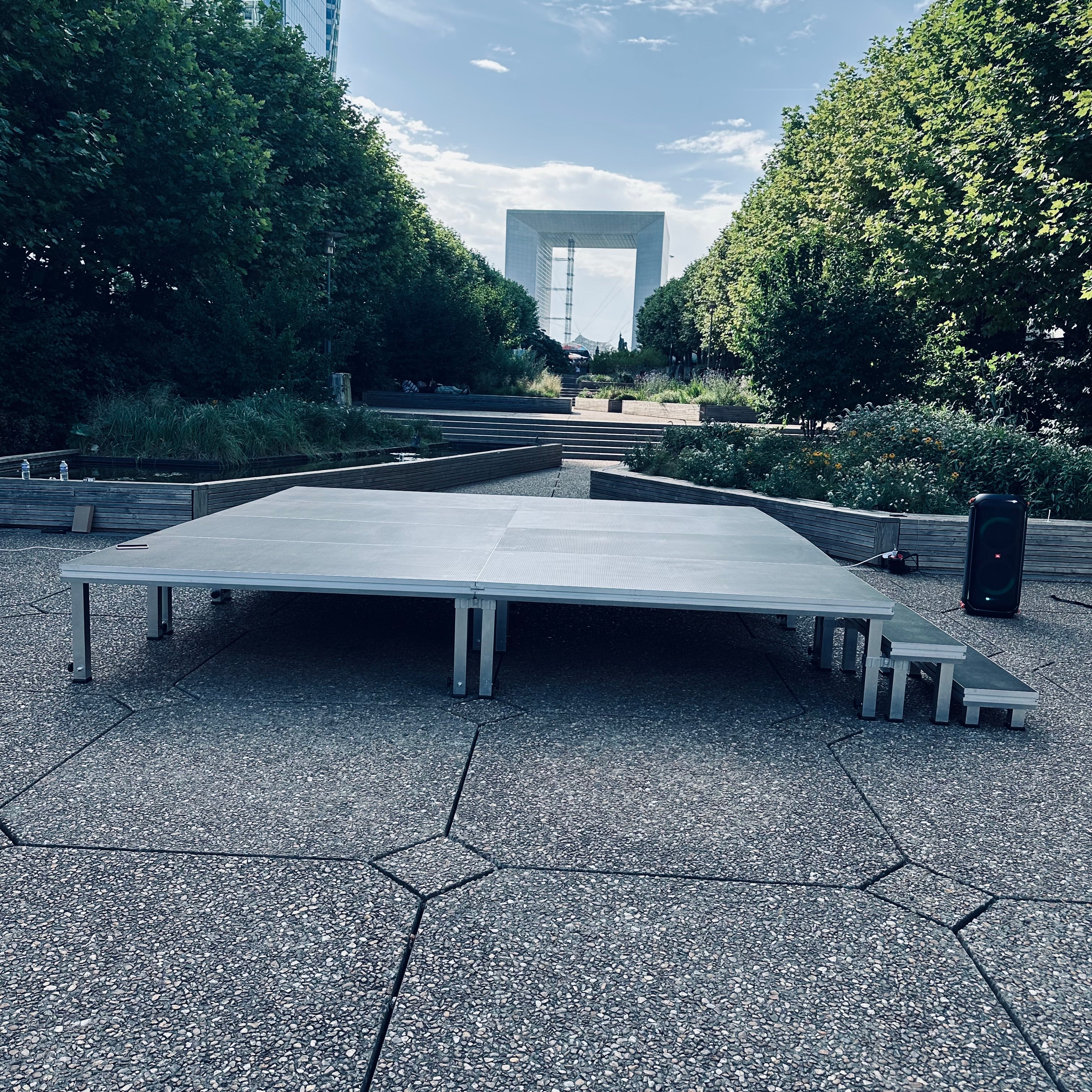 Scène professionnelle 20m² 5x4m hauteur 60cm pour concerts - Location IDF
