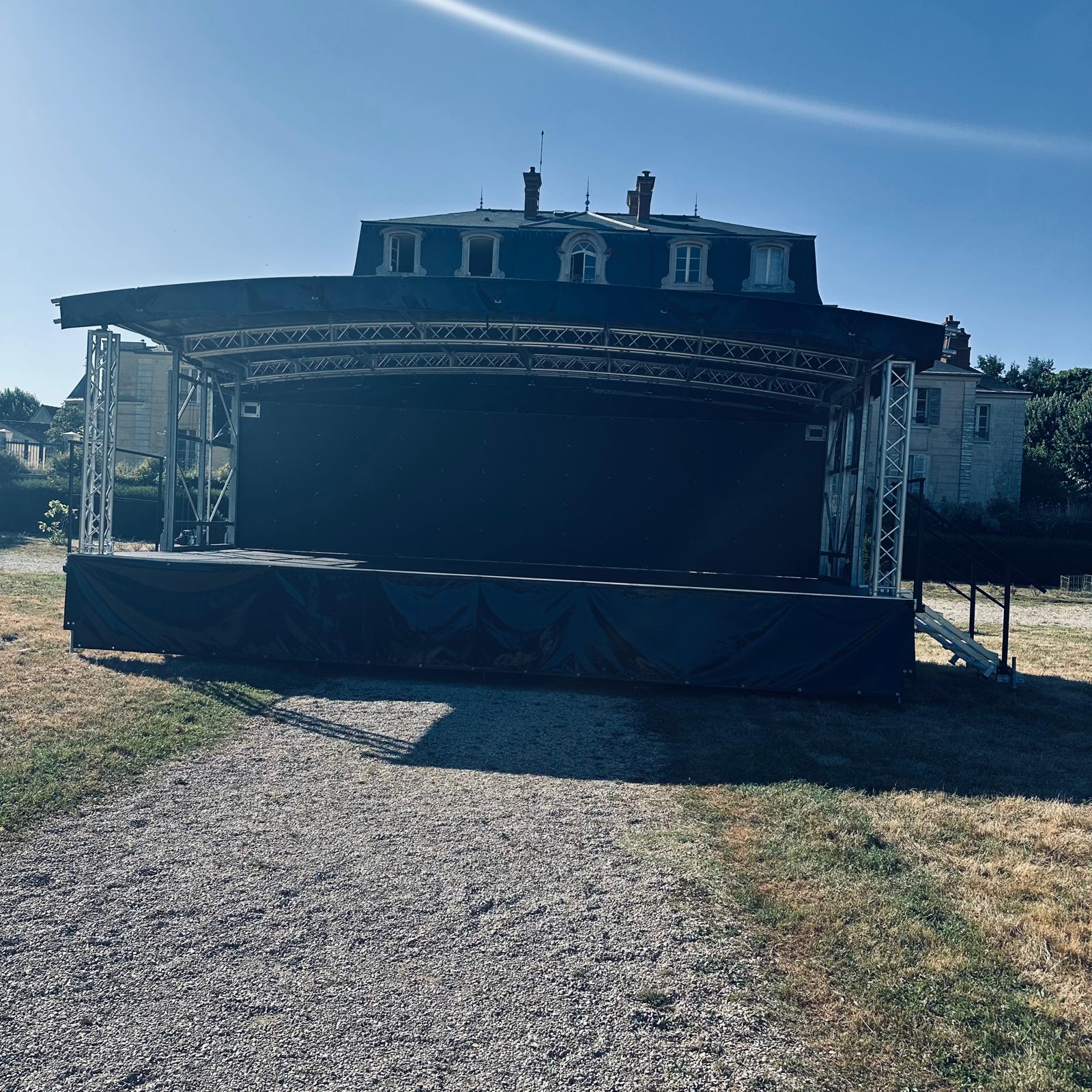 Location Scène Mobile 36m2 - GP LOCO EVENEMENT