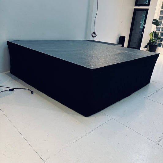 Location Scène Habillée & Podium Professionnel - GP LOCO EVENEMENT