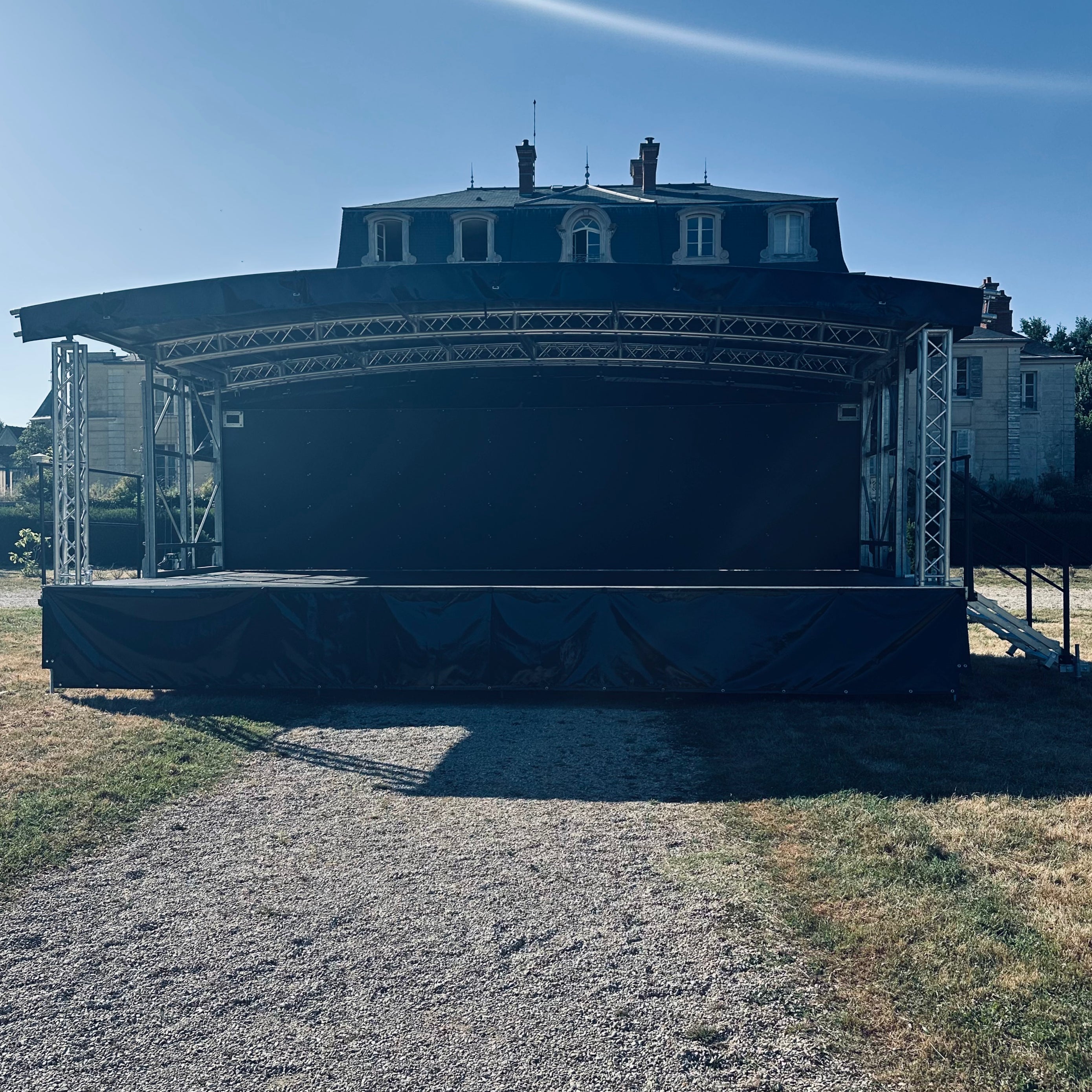 Location Scène Mobile 32m2